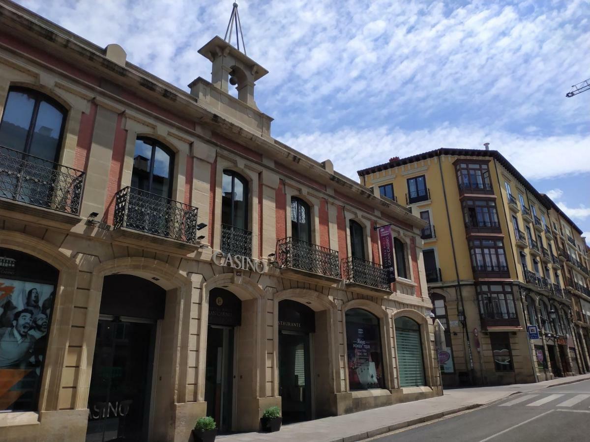 Ferienwohnung Lux Wood Loft With Air Con & Lift Logroño Exterior foto